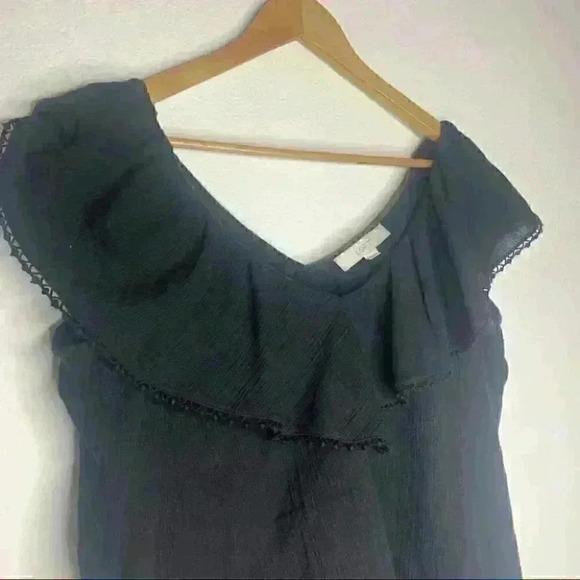 Ann Taylor Loft Ruffle Double V Shell black top blouse Sz xs loose fit - Picture 4 of 9